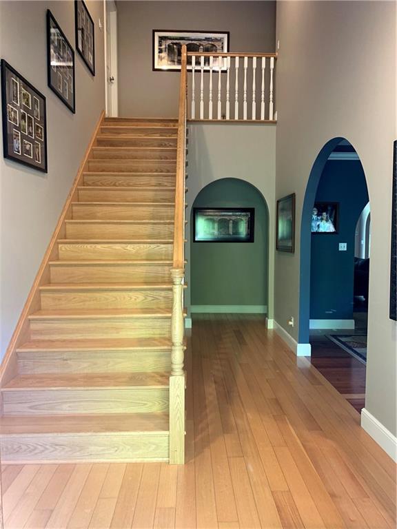 580 George Jr Road Grove City, PA 16127 - Photo 16 of 25 Grand two story entrance with amazing archways and red oak floors