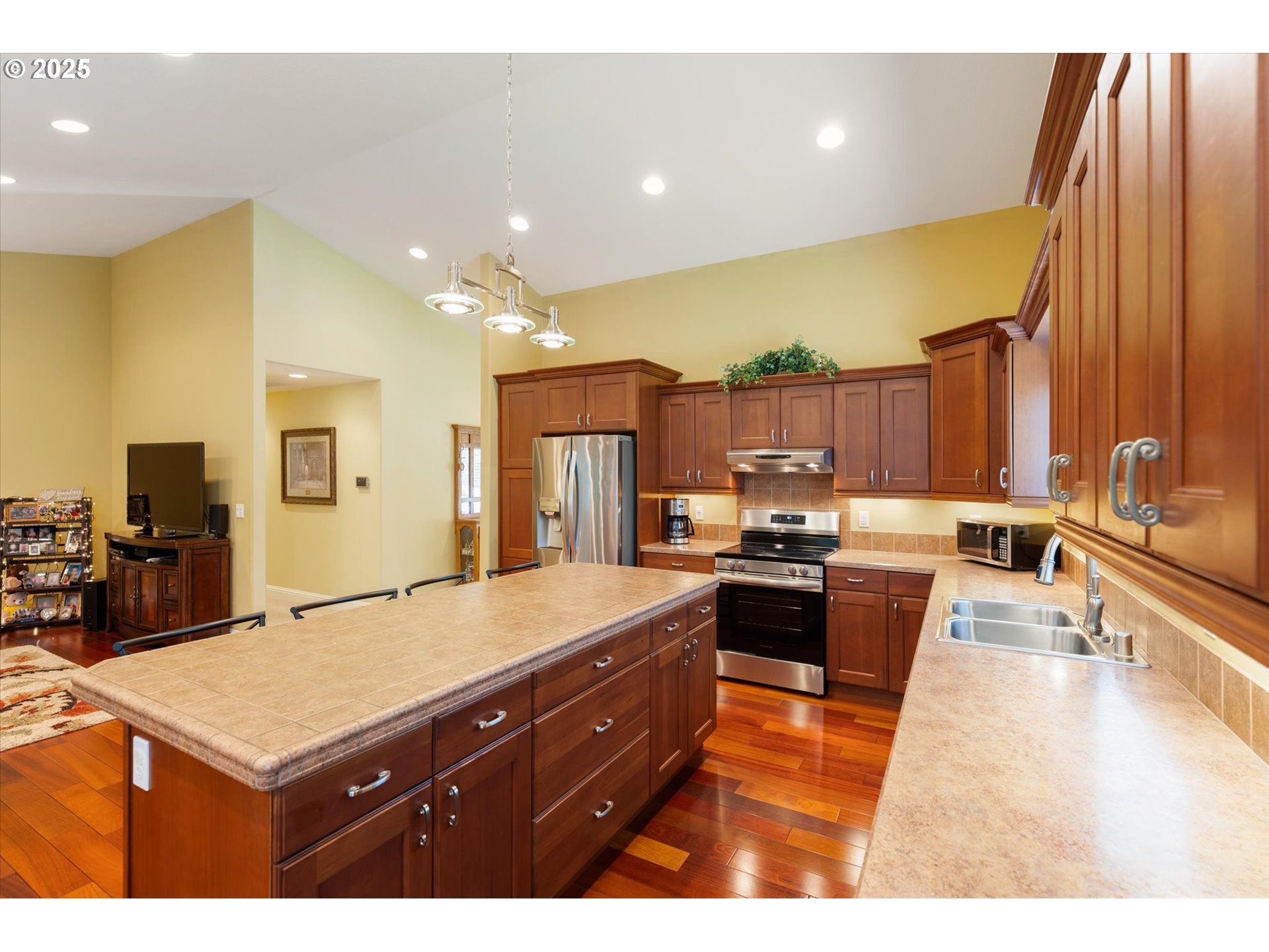 121 Talkeetna Heights Road Longview, WA 98632 - Photo 13 of 45 Kitchen