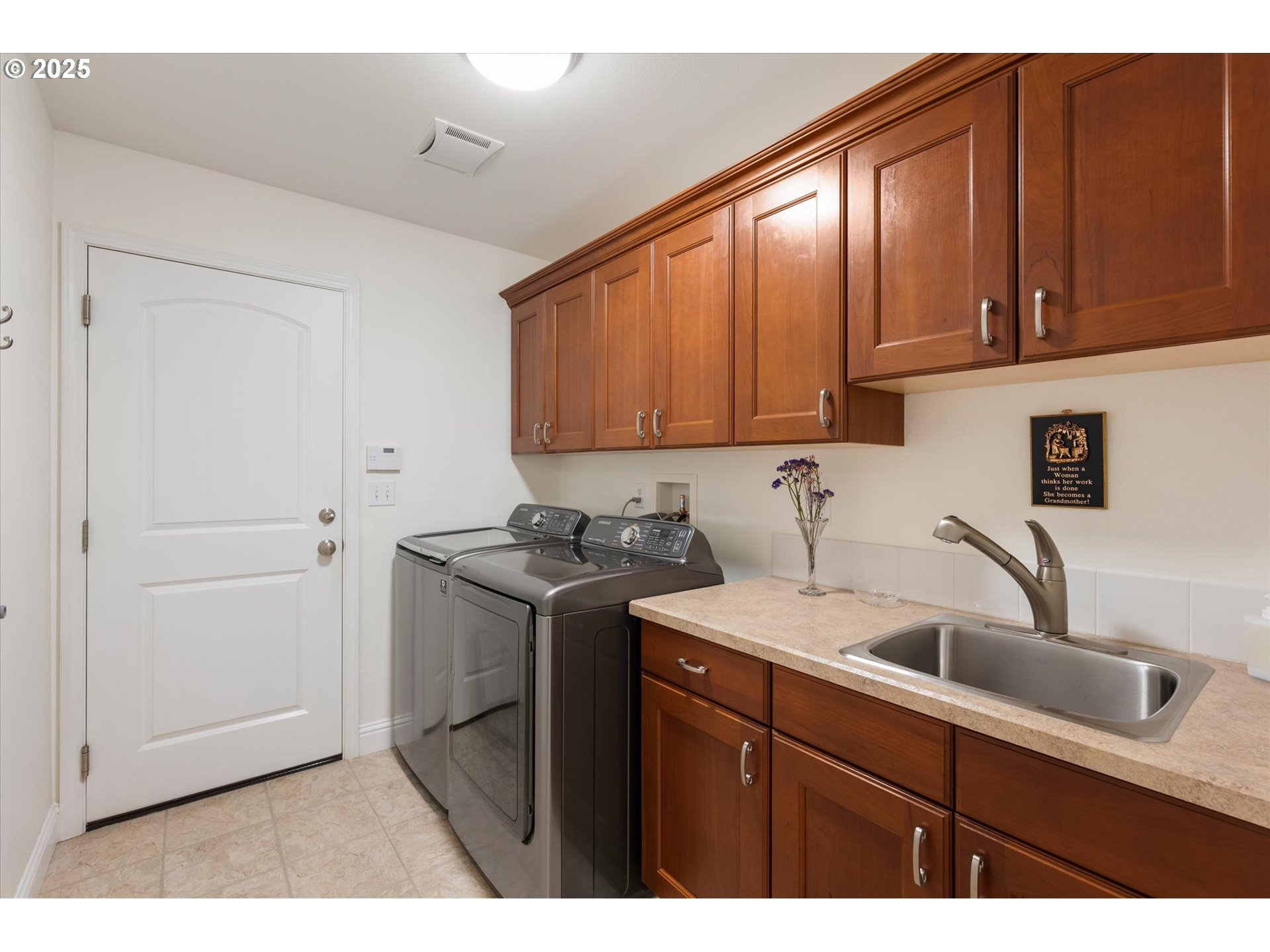 121 Talkeetna Heights Road Longview, WA 98632 - Photo 24 of 45 Laundry
