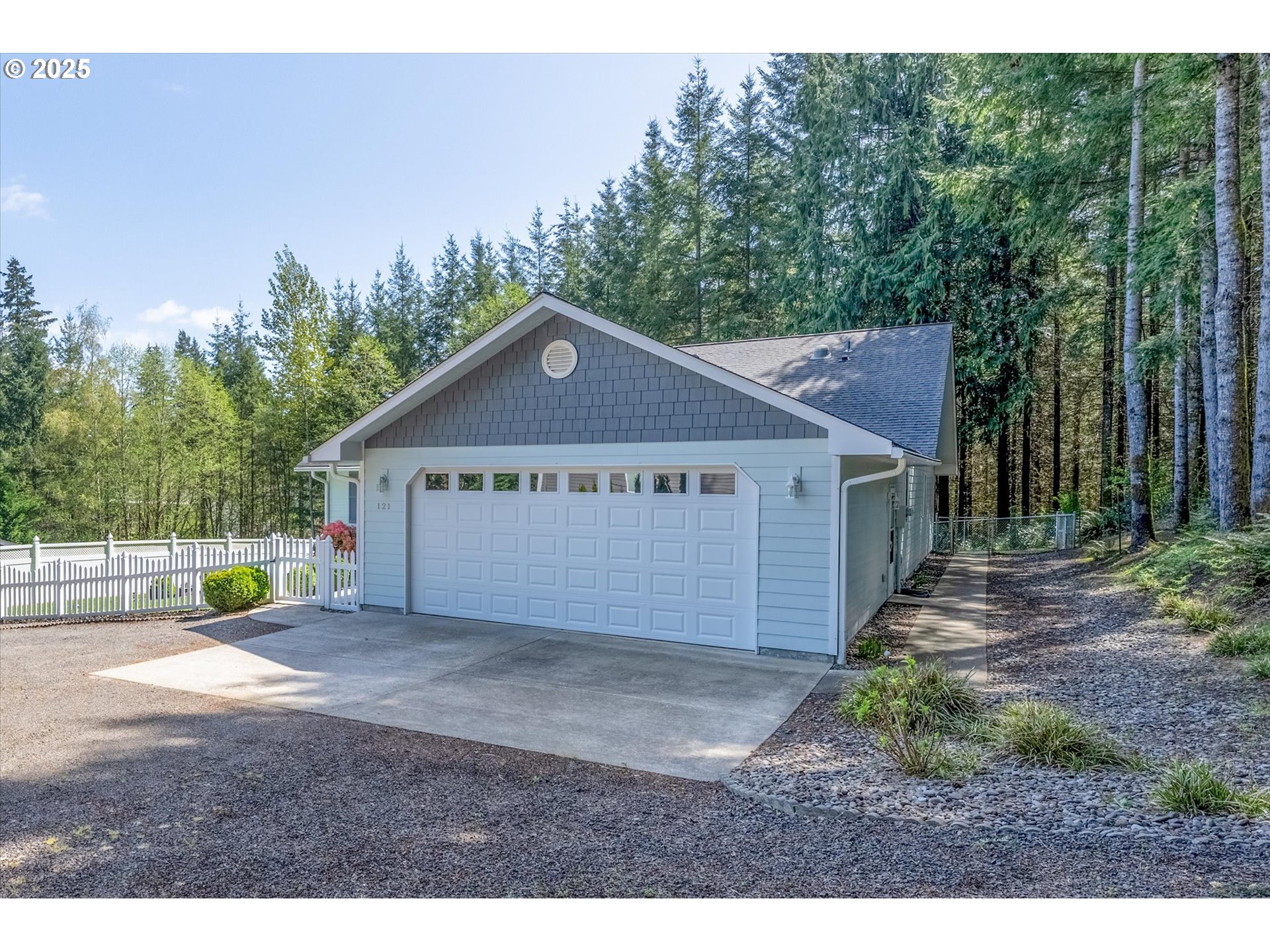121 Talkeetna Heights Road Longview, WA 98632 - Photo 3 of 45 Garage