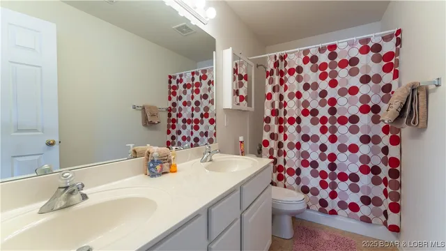 $241,900 | 708 Clearwater Drive, Unit 2D, Camdenton, MO 65020