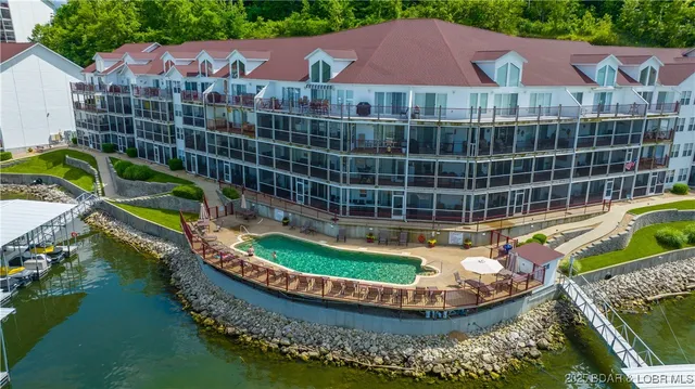 $241,900 | 708 Clearwater Drive, Unit 2D, Camdenton, MO 65020