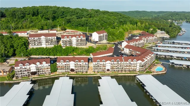 $241,900 | 708 Clearwater Drive, Unit 2D, Camdenton, MO 65020