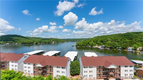 $241,900 | 708 Clearwater Drive, Unit 2D, Camdenton, MO 65020