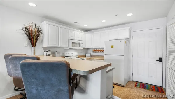 $241,900 | 708 Clearwater Drive, Unit 2D, Camdenton, MO 65020