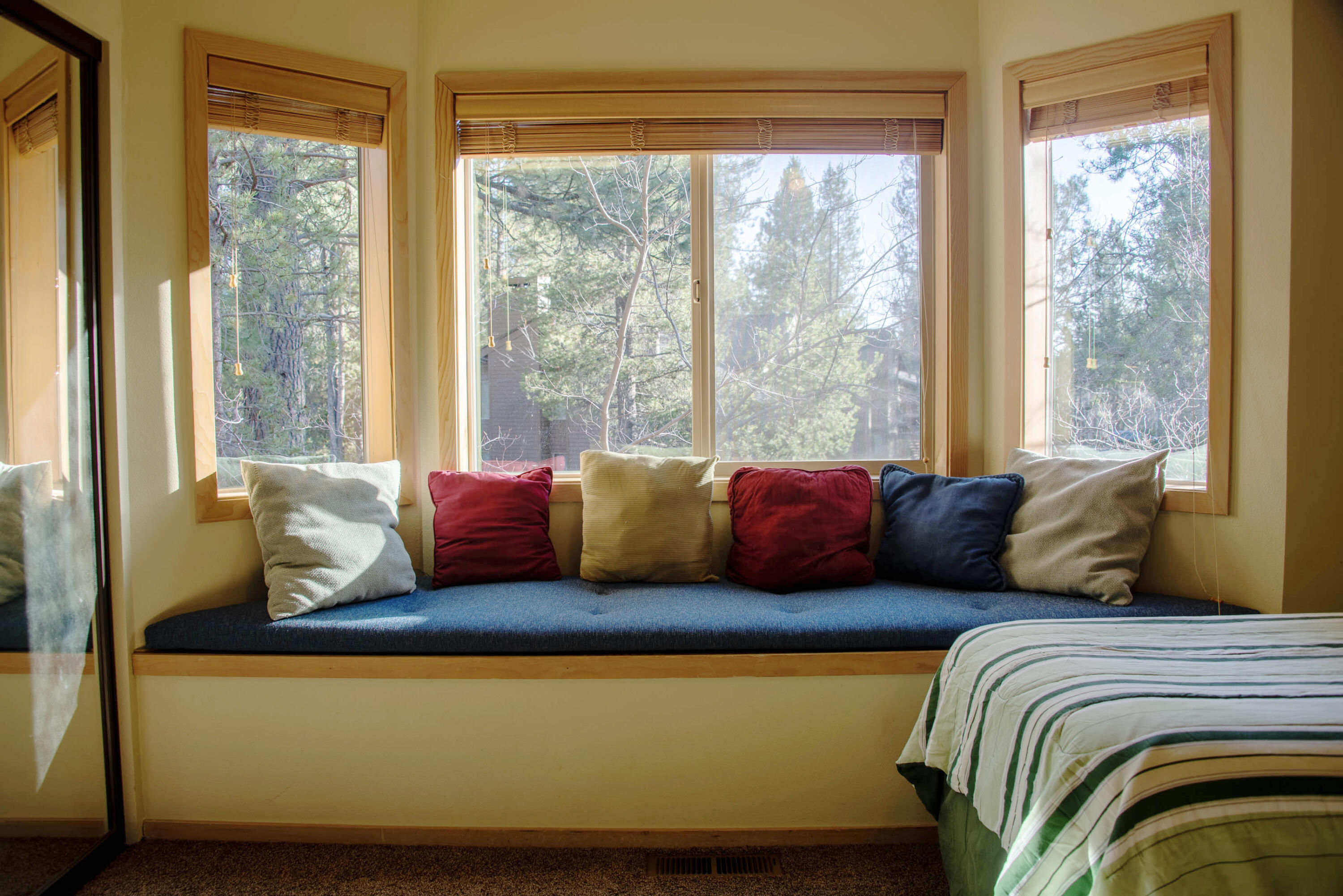 57395-40a1 Beaver Ridge Loop Sunriver, OR 97707 - Photo 12 of 26 a living room with furniture and a large window