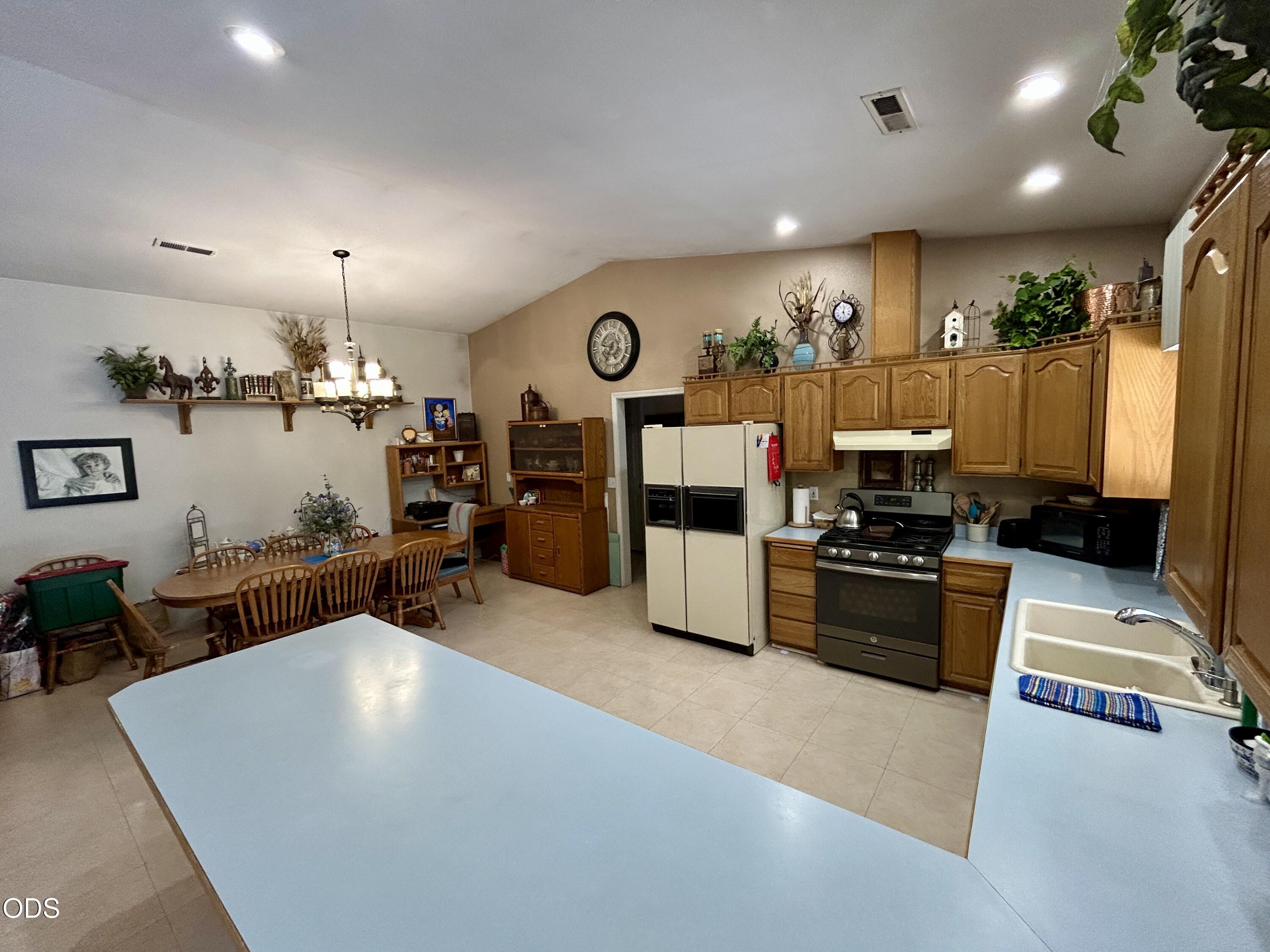 2075 Southwest Allen Creek Road Grants Pass, OR 97527 - Photo 10 of 30