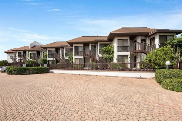 $6,000 | 5393 Gulf Of Mexico Drive, Unit 208, Longboat Key, FL 34228