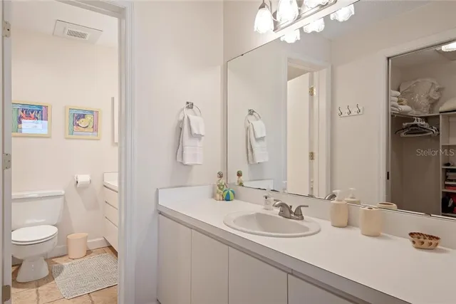 $6,000 | 5393 Gulf Of Mexico Drive, Unit 208, Longboat Key, FL 34228