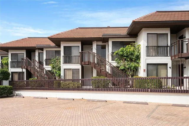 $6,000 | 5393 Gulf Of Mexico Drive, Unit 208, Longboat Key, FL 34228