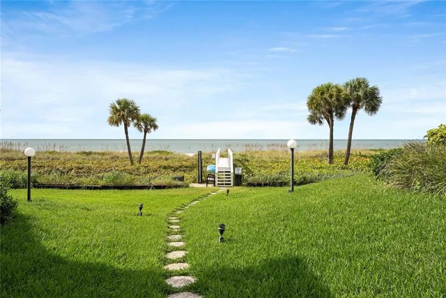 $6,000 | 5393 Gulf Of Mexico Drive, Unit 208, Longboat Key, FL 34228