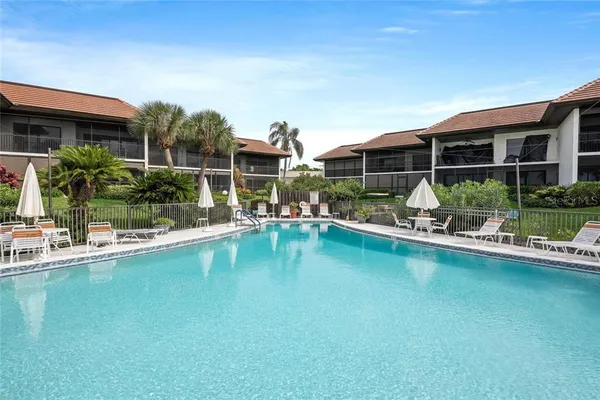 $6,000 | 5393 Gulf Of Mexico Drive, Unit 208, Longboat Key, FL 34228