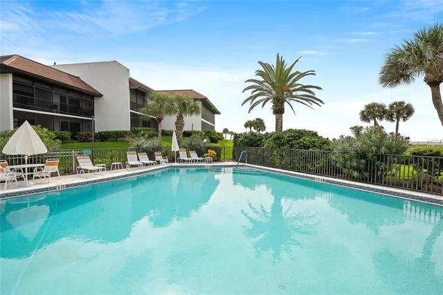 $6,000 | 5393 Gulf Of Mexico Drive, Unit 208, Longboat Key, FL 34228