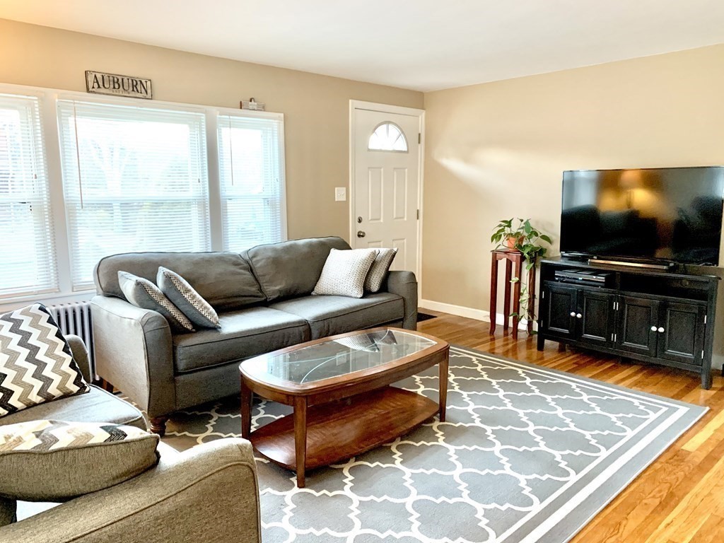 3 Prentice Avenue Auburn, MA 01501 - Photo 3 of 27
