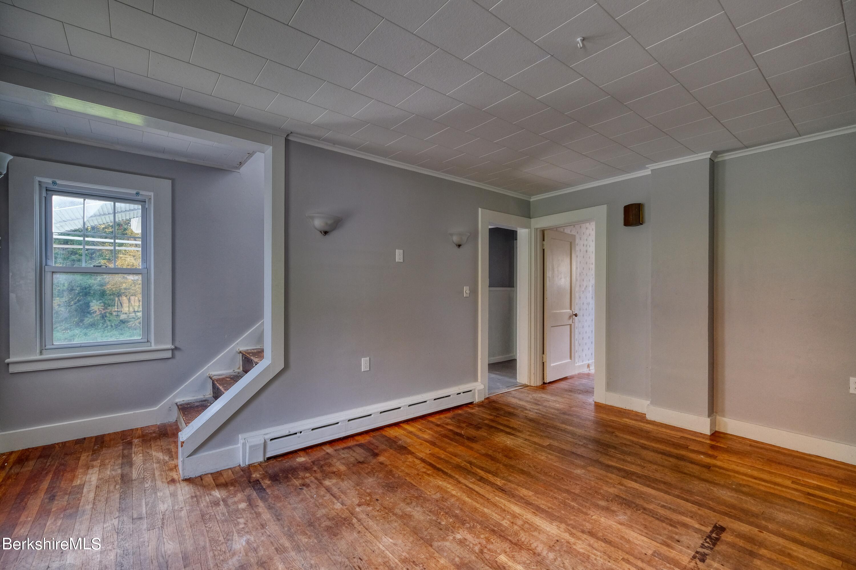44 New Lenox Road Lenox, MA 01240 - Photo 3 of 21 DINING ROOM