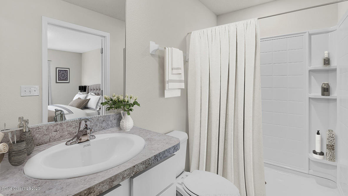 1712 Saxton Road Cocoa, FL 32926 - Photo 9 of 27 Freeport_07_Owners_Ensuite_Bath