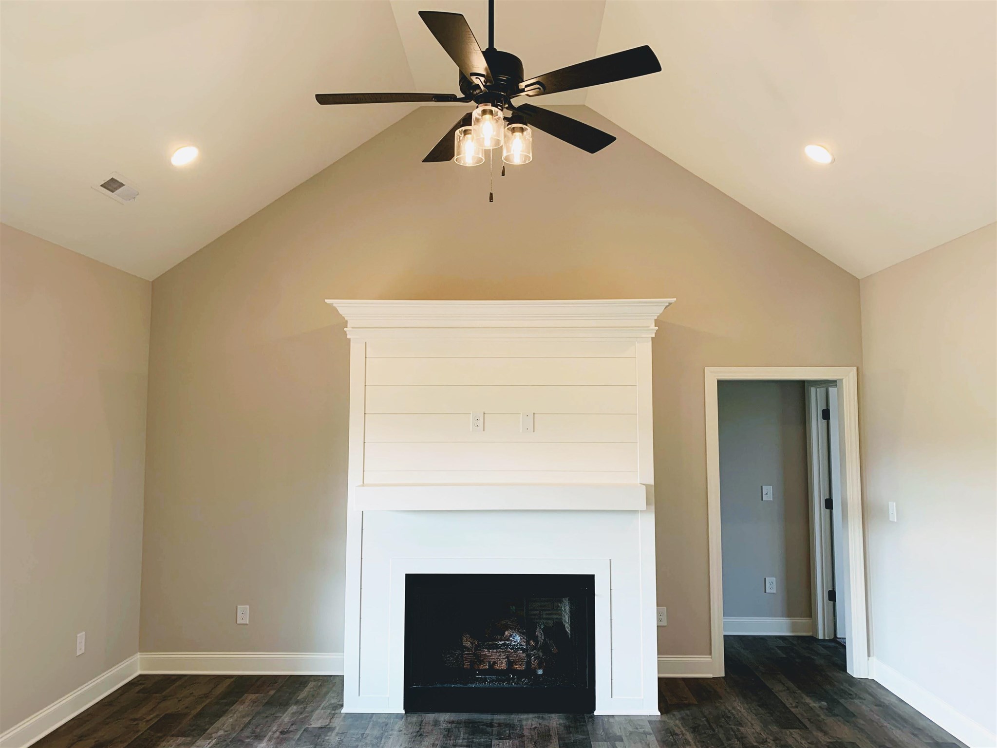 921 Love Springs Road Cowpens, SC 29330 - Photo 4 of 23 Gallery Image 4