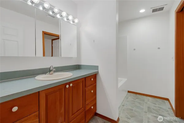 $1,399,000 | 16412 139th Avenue East, Puyallup, WA 98374