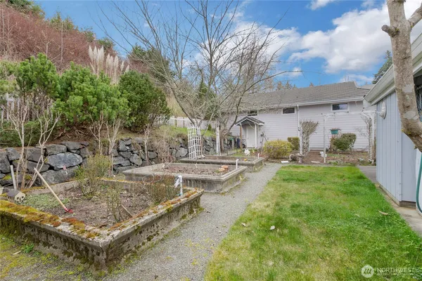 $1,399,000 | 16412 139th Avenue East, Puyallup, WA 98374