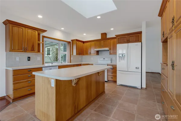 $1,399,000 | 16412 139th Avenue East, Puyallup, WA 98374