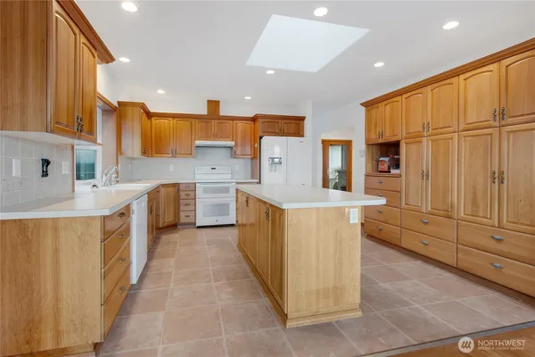 $1,399,000 | 16412 139th Avenue East, Puyallup, WA 98374