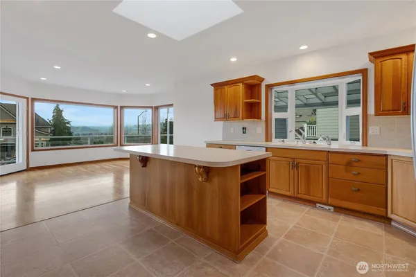 $1,399,000 | 16412 139th Avenue East, Puyallup, WA 98374