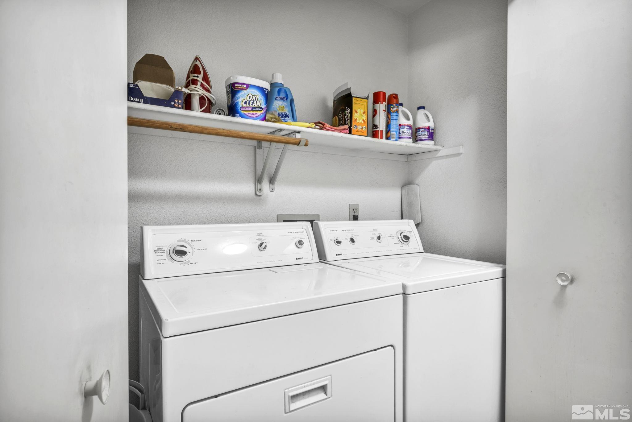 17575 Blackbird Drive Reno, NV 89508 - Photo 21 of 29 a utility room with dryer and washer