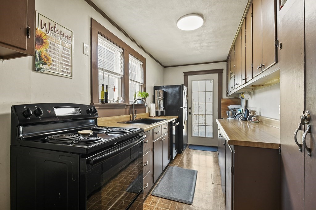 88 Doyle Road Holden, MA 01520 - Photo 16 of 40 Gallery Image 16