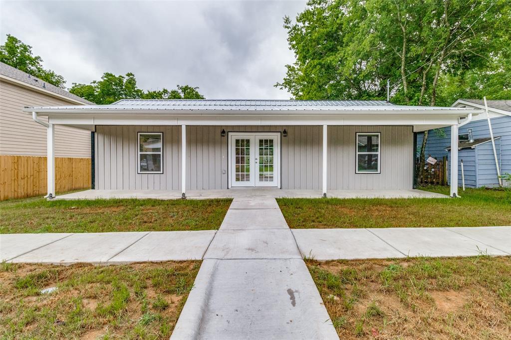 805 South 4th Street Bonham, TX 75418 - Photo 1 of 1