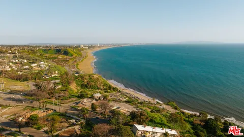 $17,500,000 | 17000 West W Sunset Boulevard, Pacific Palisades, CA 90272