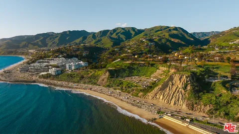 $17,500,000 | 17000 West W Sunset Boulevard, Pacific Palisades, CA 90272