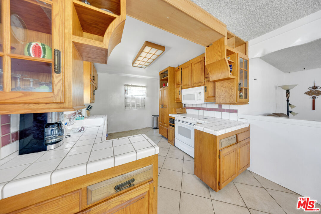 656 East Kirkwall Road Glendora, CA 91740 - Photo 15 of 53