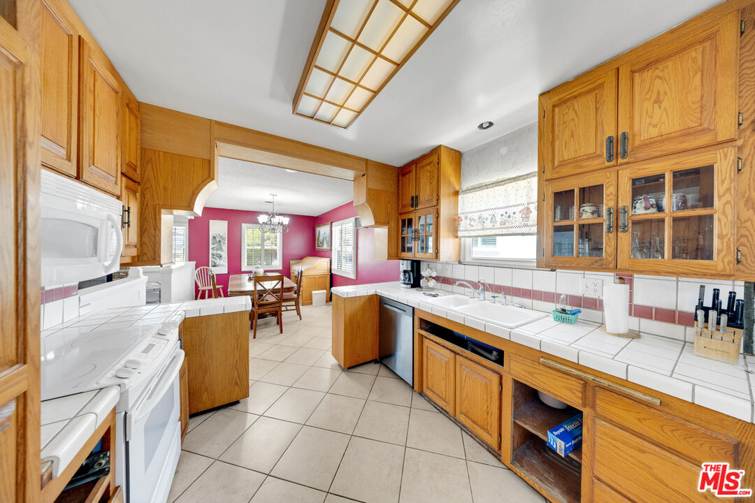 656 East Kirkwall Road Glendora, CA 91740 - Photo 18 of 53