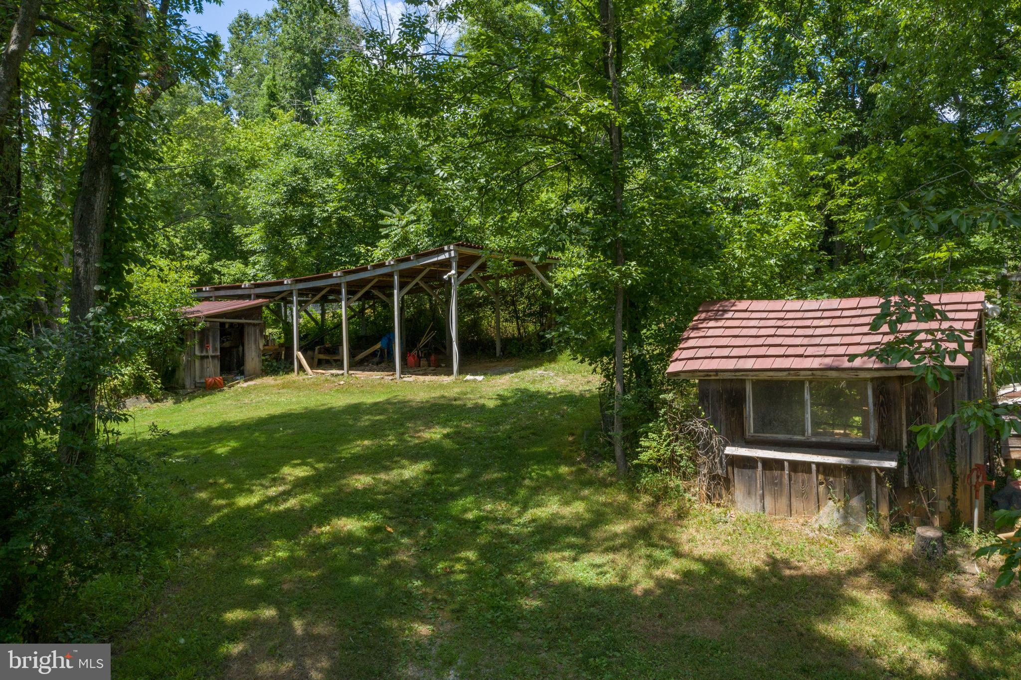 38786 Lime Kiln Road Leesburg, VA 20175 - Photo 23 of 25 Property has a chicken coop and