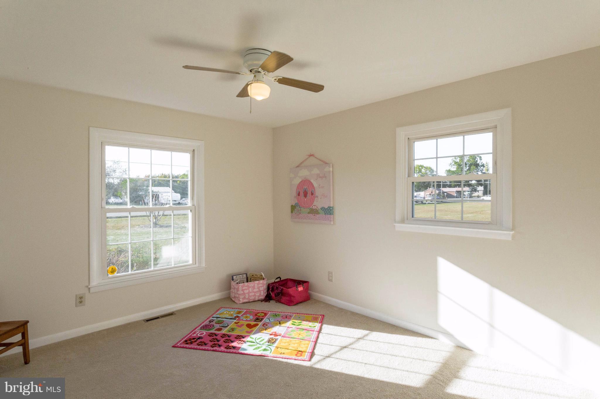 352 Poplar Road Fredericksburg, VA 22406 - Photo 16 of 30 Large & sunny second Bedroom