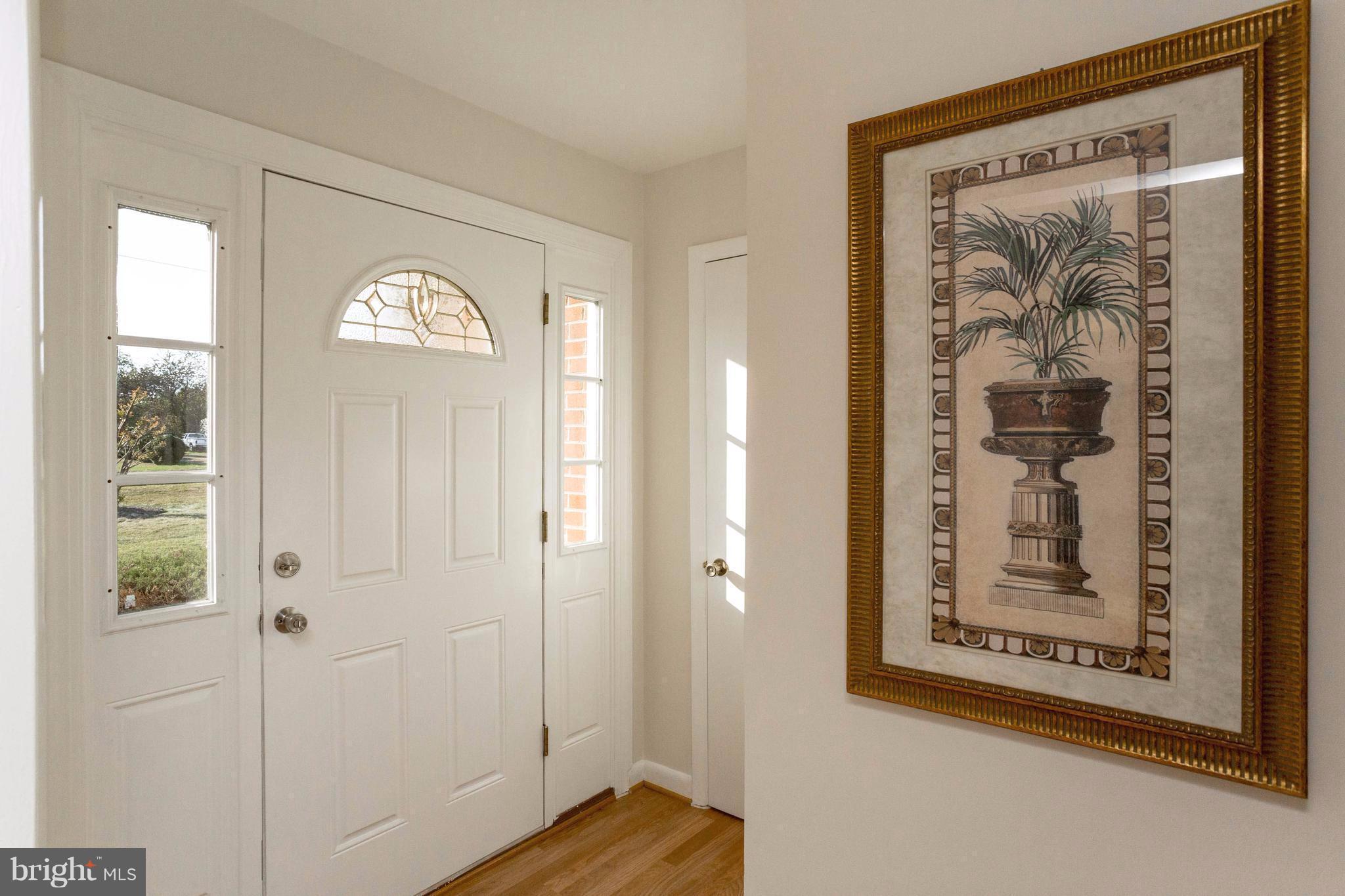 352 Poplar Road Fredericksburg, VA 22406 - Photo 3 of 30 Foyer