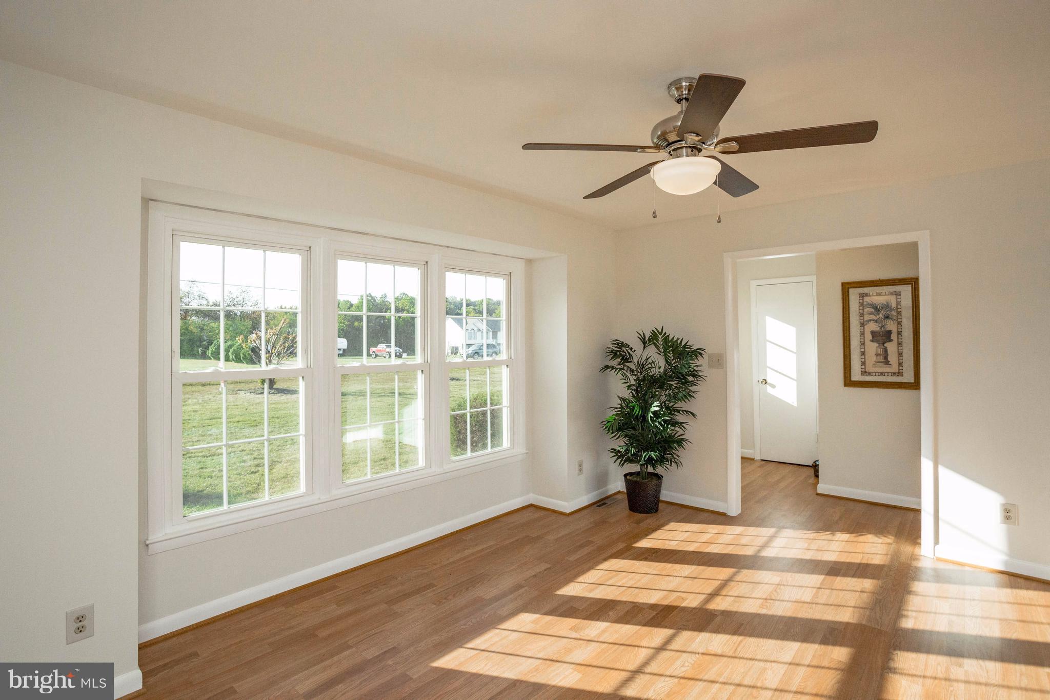 352 Poplar Road Fredericksburg, VA 22406 - Photo 4 of 30 Living Room is bright & sunny