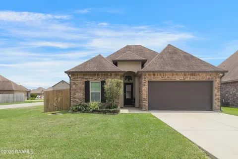 $264,500 | 306 Flanders Ridge Drive, Youngsville, LA 70592