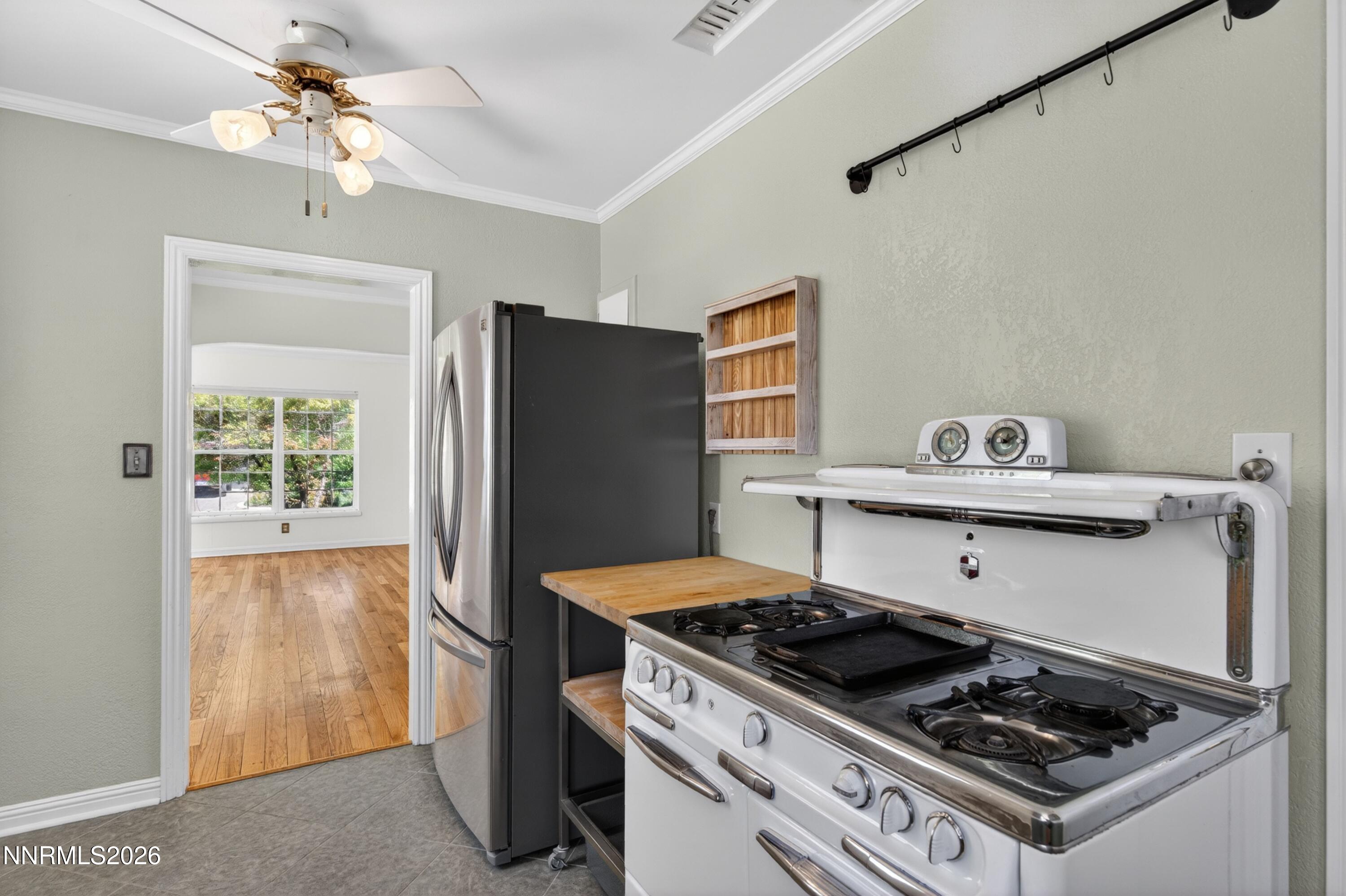 2277 Sunrise Drive Reno, NV 89509 - Photo 16 of 57 014_dsc01572_913