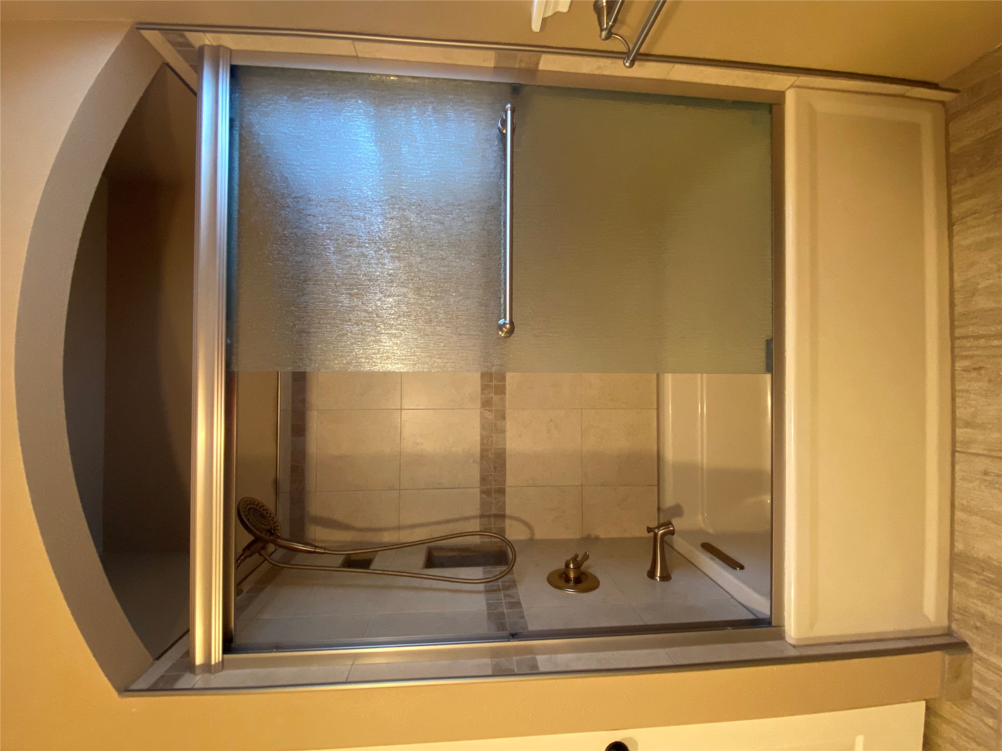 3139 Chisholm Trail Austin, TX 78734 - Photo 35 of 37 Guest Bath shower/tub