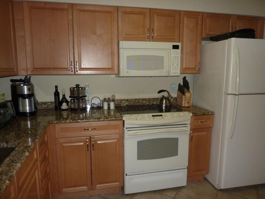 1000 Spanish River Road, Unit 3R Boca Raton, FL 33432 - Photo 4 of 23 1000 spanish river 3r 9