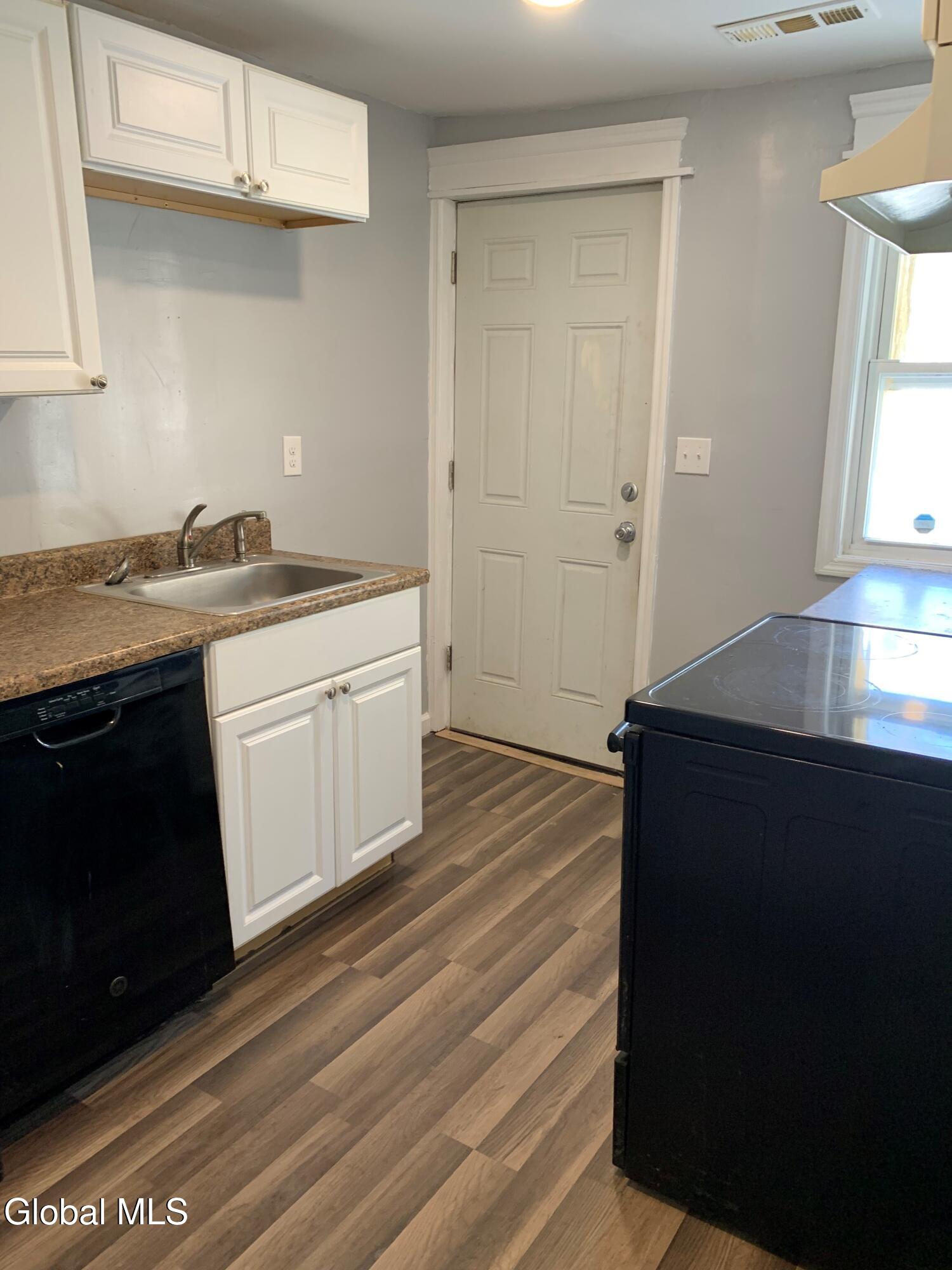 55 Tyler Street Troy, NY 12180 - Photo 14 of 16 P16
