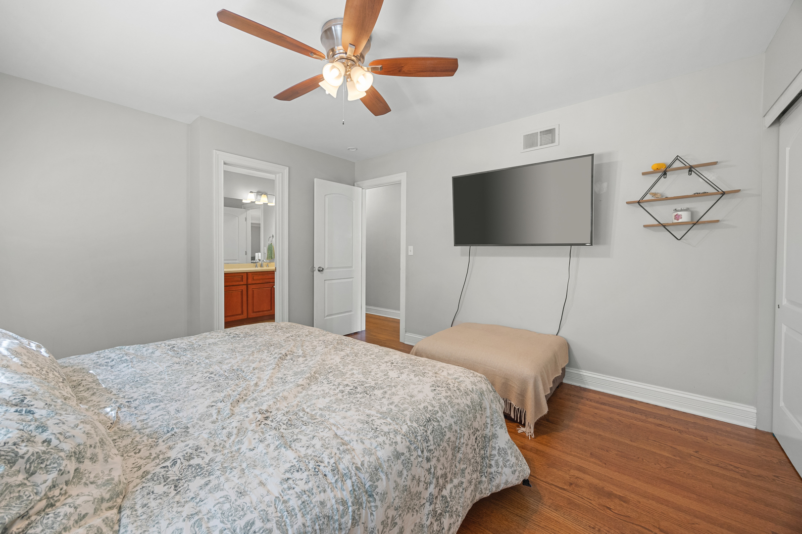 573 Maple Avenue Lisle, IL 60532 - Photo 12 of 33