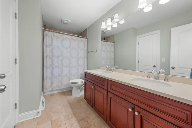 $449,900 | 573 Maple Avenue, Lisle, IL 60532