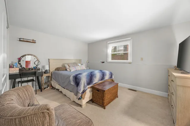 $449,900 | 573 Maple Avenue, Lisle, IL 60532