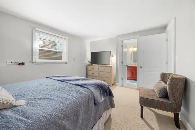 $449,900 | 573 Maple Avenue, Lisle, IL 60532