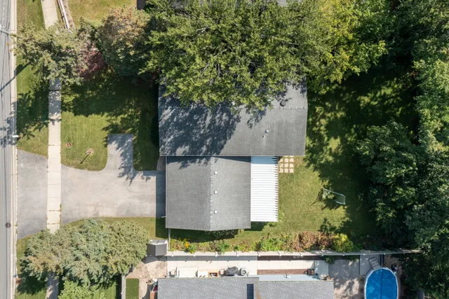 $449,900 | 573 Maple Avenue, Lisle, IL 60532