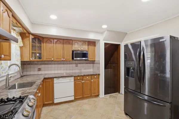 $615,000 | 584 Lehigh Avenue, Union, NJ 07083