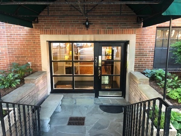 236 Beacon Street, Unit 1A Boston, MA 02116 - Photo 2 of 8