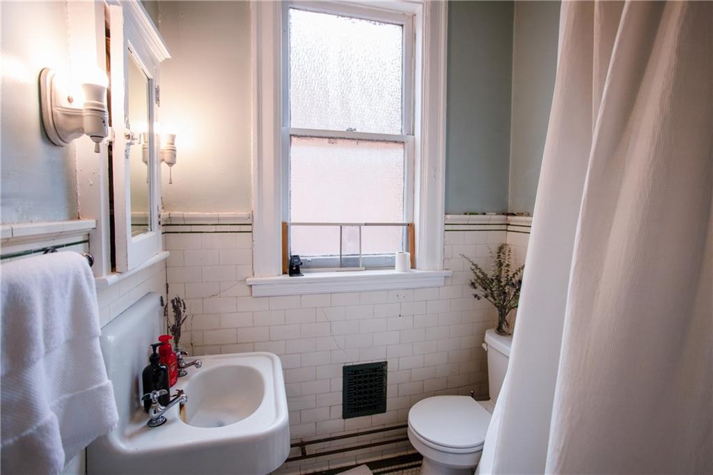 710 Filbert Street Pittsburgh, PA 15232 - Photo 17 of 43 Gallery Image 17